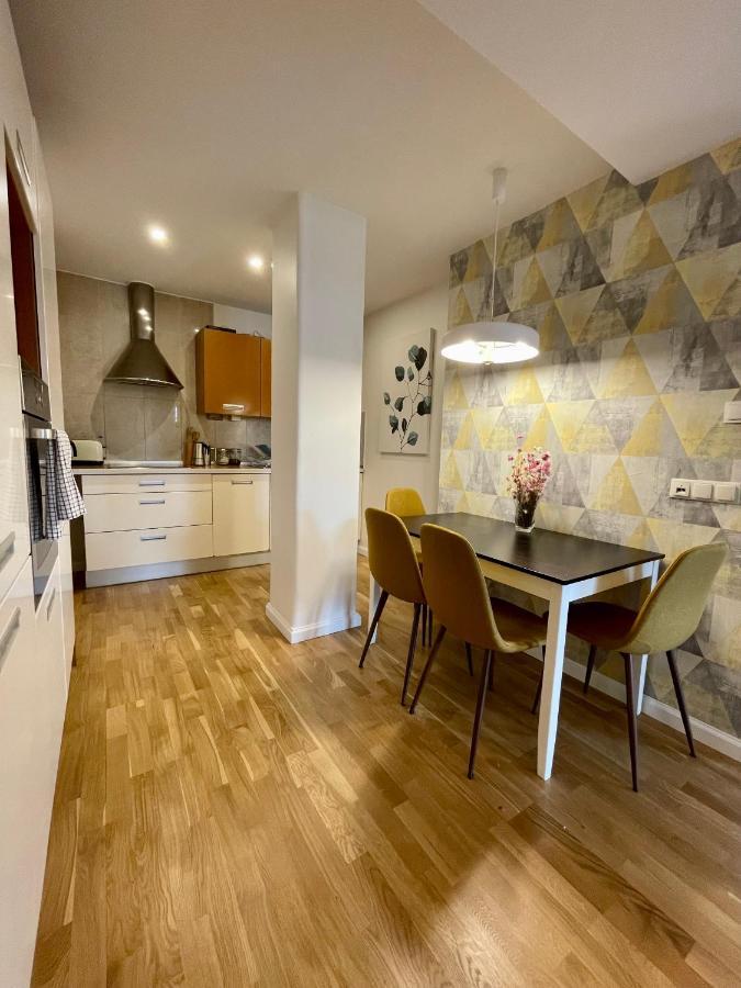 Boutique Apartments - Old Town 120M2 - Private Underground Parking - 브로츠와프 외부 사진