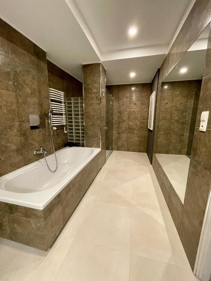 Boutique Apartments - Old Town 120M2 - Private Underground Parking - 브로츠와프 외부 사진